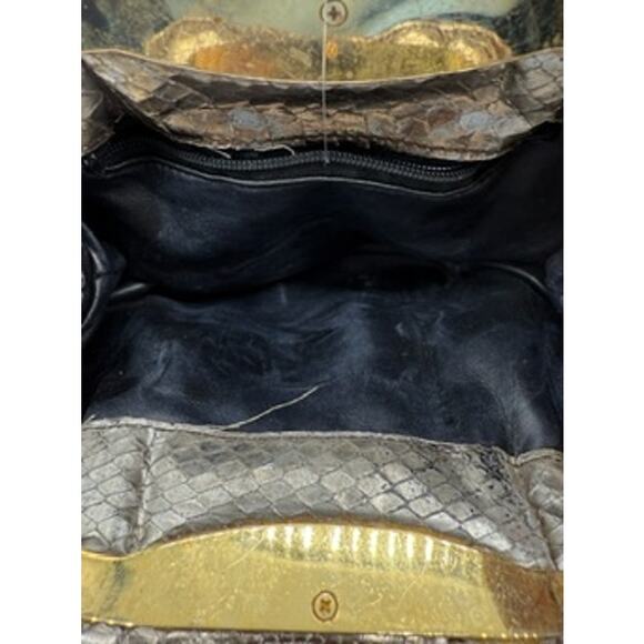 Vintage Snake Embossed with crystal embossing*Gorgeous kiss lock style crossbody - Picture 7 of 8